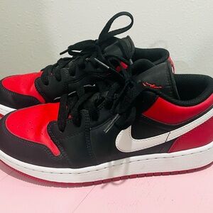 Big Boy size 6, Black, Red, & White Nike Dunks - Excellent Used Condition!